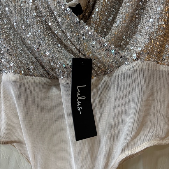 NWT Lulu’s Evening of Wonder Sequin Cowl Back Bodysuit - Picture 6 of 9